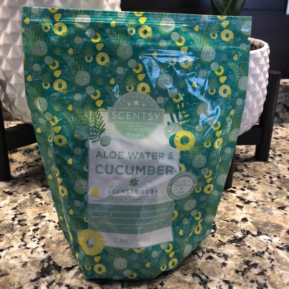 Scentsy Other - 🆕 Aloe Water & Cucumber Scentsy Soak